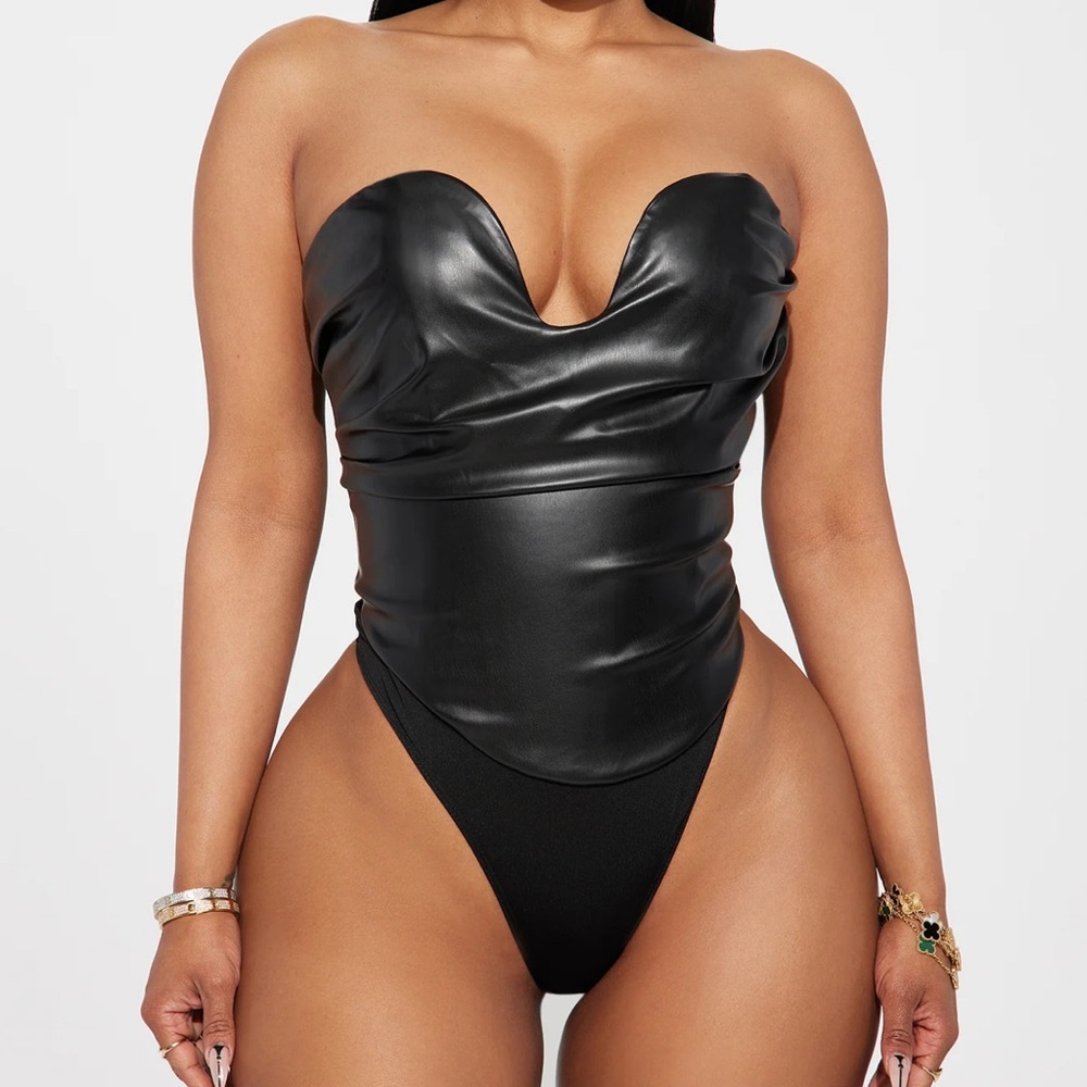 Fashion nova bodysuit
